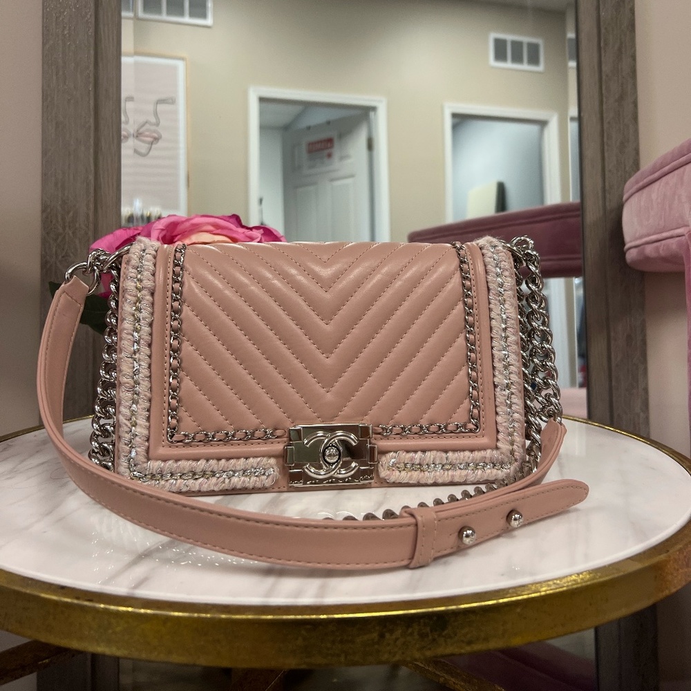 CHANEL Calfskin Chevron Tweed Medium Boy Flap Pink